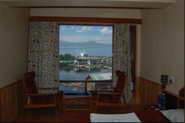Hotel Imperial Lake View Srīnagar 客房 照片